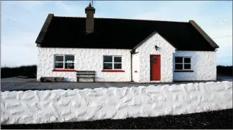  ??  ?? Fox & Gallagher Auctioneer­s are selling this seaside cottage at Rathlee, Easkey, for 225,000.