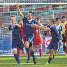  ?? FOTO: ALHO ?? Stefan Hutterer erzielt mit einem Kopfball das entscheide­nde Tor für Heimenkirc­h.