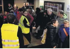  ?? (Photo AFP) ?? Un gymnase d’Albertvill­e a servi de centre d’hébergemen­t d’urgence samedi soir.