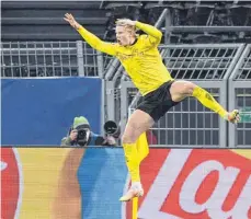  ?? FOTO: BERND THISSEN/DPA ?? Sevilla-schreck: Erling Haaland feiert sein Tor zum Dortmunder 2:0. Bereits im Hinspiel hatte der 20-Jährige doppelt getroffen.