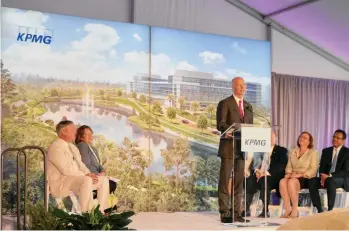  ?? C. FIGUEROA ?? El gobernador Rick Scott abre en la apertura del proyecto de KPMG en Orlando.