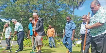  ?? Photo: Nicolette Chambers ?? Planting the trees from left: Ambassador from the Embassy of the Democratic Republic of Timor-Leste, Abel Guterres, Prime Minister of Tuvalu, Enele Sosene Sopoaga, Prime Minister, Voreqe Bainimaram­a and the President of Nauru, Baron Waqa.