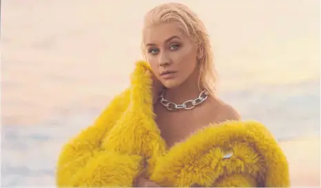  ?? FOTO: LUKE GILFORD ?? „Hinter den Kulissen wurde man wie eine Puppe behandelt“, sagt Christina Aguilera über frühere Jahre. Heute will sie ihre Musik selbstbest­immter angehen.