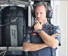  ??  ?? APOYO. Horner espera seguir contando con Dennis en la F1.