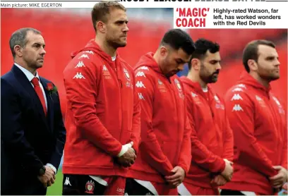 ?? Main picture: MIKE EGERTON ?? Daily Express ‘ MAGIC’
Highly- rated Watson, far left, has worked wonders COACH
with the Red Devils
