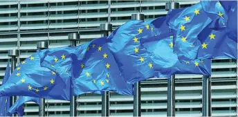 ?? EFE ?? Banderas de la Unión Europea en la sede de la Comisión en Bruselas