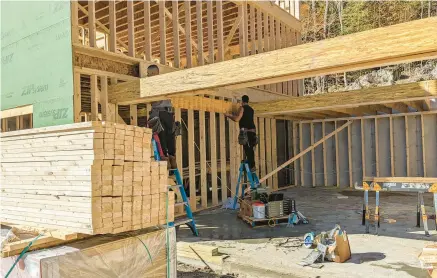  ?? TIM CARTER ?? This new house in central New Hampshire has 2-by-6 exterior walls — despite what some DIYers on YouTube advise.