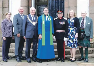  ?? 06_a25council­kirking03 ?? Gathered after the Kirking are, from the left, Glenaray and Inveraray church session clerk Caroline Wood, council chief executive Cleland Sneddon, Provost Len Scoullar, Reverend Dugald Cameron, Lord Lieutenant Patrick Stewart, council leader Aileen...