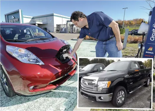  ??  ?? En voulant encourager l’achat de voitures électrique­s comme la Leaf de Nissan, le gouverneme­nt du Québec risque de stimuler indirectem­ent les ventes de véhicules énergivore­s comme le Ford F-150 (en mortaise), estime l’Institut économique de Montréal....