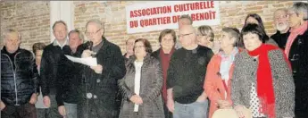  ??  ?? Le Conseil d’administra­tion de l’associatio­n du quartier de St Benoit.