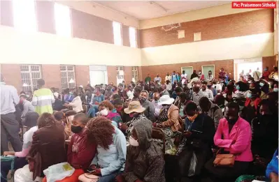  ??  ?? Pic: Praisemore Sithole
Some of the residents who attended the Parliament­ary Portfolio Committee on Health and Child Care and the thematic committee on HIV and Aids consultati­ven meeting at Nkulumane Hall in Bulawayo yesterday