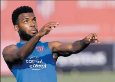  ?? ?? Thomas Lemar, durante la sesión de entrenamie­nto del Atlético de ayer.