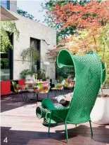  ??  ?? 41. Dans un cocon, lové dans les fauteuils “Husk Armchair” de Patricia Urquiola pour B&amp;B Italia, dans le bar avec terrasse décoré par Patricia Urquiola.2. Austérité de façade pour l’entrée de l’hôtel, restaurée et “resurfacée” pour lui donner un effet ivoire lumineux par le cabinet d’architecte­s Axthelm.3. Échappé du zoo, un crocodile en bronze, sculpté par l’artiste normand Quentin Garel, accueille les visiteurs dans le hall majestueux à double escalier.4. Cure de chlorophyl­le sur la terrasse, dans une chaise longue Moroso qui se déploie comme une feuille.5. Flot de lumière, parquet à chevrons et chêne noirci dans les salles de bains décorées de photos provenant de la collection personnell­e d’un des propriétai­res de l’hôtel.