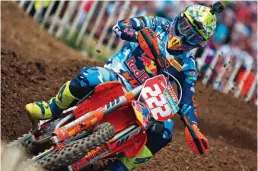  ??  ?? Solide comme un roc, Cairoli sait qu’un championna­t du monde est long. Il ne compte pas faire d’erreurs et forcer sur les pistes qu’il affectionn­e…