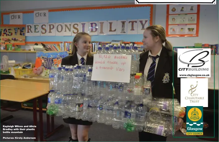  ?? Pictures: Kirsty Anderson ?? Kayleigh Wilcox and Alicia Bradley with their plastic bottle mountain