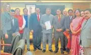  ?? HT ?? Representa­tives of the Anglo-Indian community with union law and justice minister Ravi Shankar Prasad in New Delhi.