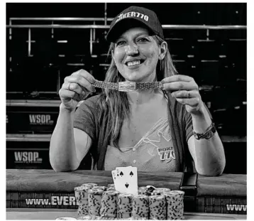  ??  ?? Vanessa Hellebuyck, lors de sa victoire au WSOP de Las Vegas le 13 juin 2010.