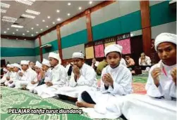  ??  ?? PELAJAR tahfiz turut diundang.