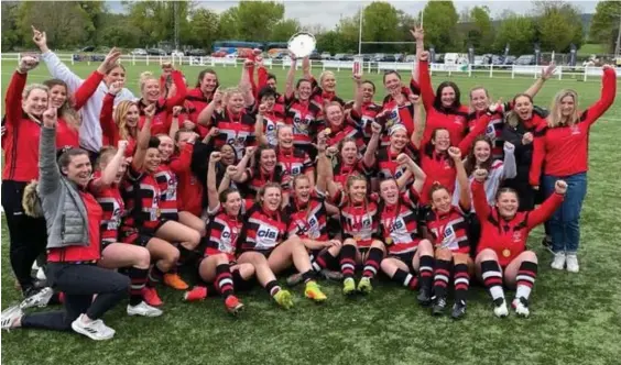  ?? ?? Cheltenham Tigers celebrate victory over Thurrock