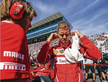  ?? FOTO: IMAGO ?? Nachdenkli­ch: Sebastian Vettel vor dem Start zum Rennen, in dem er früh ausschied.