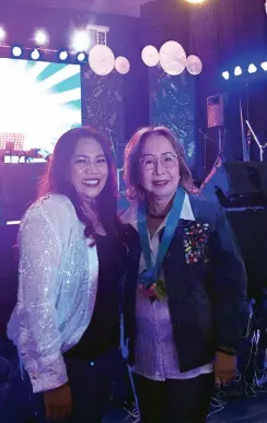  ??  ?? MARIE Rose Atienza, Batch 1993 President with Evelyn Abellera-Magno RMC President