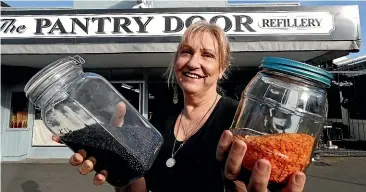  ?? MARTIN DE RUYTER/STUFF ?? Phillipa Ashton’s Nelson business, The Pantry Door, has been getting busier as more people become eco-conscious.