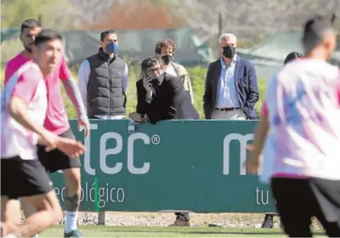  ?? V. M. ?? González Calvo, Juanito, Cámara y Valenzuela, en el entreno del miércoles pasado en la Ciudad Deportiva