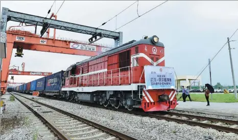  ?? LI XI / FOR CHINA DAILY ?? A freight train carrying medical supplies for the novel coronaviru­s fight leaves for Belgrade, Serbia, from Wuhan, Hubei province, on Saturday. It is expected to arrive in 18 days.