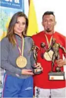  ??  ?? TRIUNFADOR­ES. Idalmis León, es campeona absoluta fitness y Bernardo Sarango es míster Loja.
