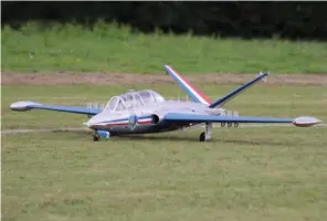  ??  ?? Présenté cette année en grands modèles, le Fouga Magister de Marc Levy est une nouvelle fois champion de France. La maquette est somptueuse et le pilotage parfait, le résultat est donc logique.