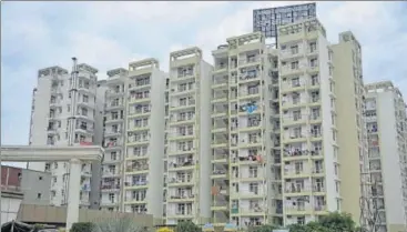  ?? SAKIB ALI/ HT ?? Multistore­y buildings in Shalimar City, a housing society in Ghaziabad’s Sahibabad from where Vihaan Gupta was rescued.