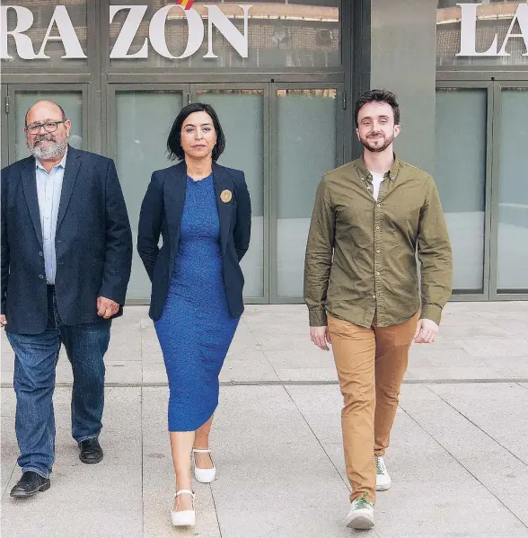  ?? DAVID JAR ?? Fernando Ferrando, Ignacio Rodríguez, Elena Méndez y Mario Juárez posan instantes antes de comenzar la mesa debate