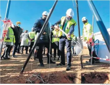  ?? EUROPA PRESS ?? Acto de colocación de la primera piedra del futuro instituto al que asistieron Juan Marín y Javier Imbroda.