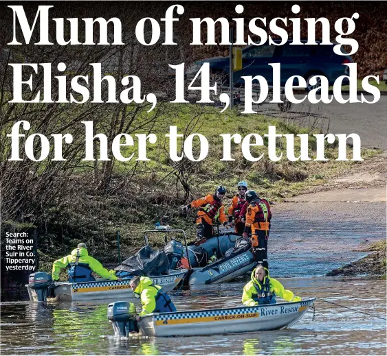  ??  ?? Search: Teams on the River Suir in Co. Tipperary yesterday