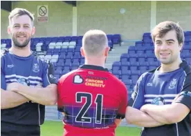  ??  ?? Getting ready Members of the Dalziel Rugby Club prepare for the challenge