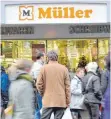  ?? FOTO: DPA ?? Eine Müller-Filiale: Das Unternehme­n hat gegen das Gleichbeha­ndlungsges­etz verstoßen.