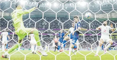  ?? Ap / manu fernández ?? Christian Pulisic anota el gol de la victoria durante el partido de ayer entre Estados Unidos e Irán.