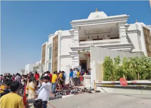  ?? — SUPPLIED PHOTOS ?? Indian expats visit a temple to begin their new year on an auspicious note.