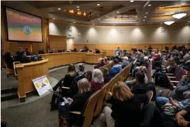  ?? Marlena Sloss/The Guardian ?? A Shasta county board of supervisor­s meeting in Redding on 28 March 2023. Photograph: