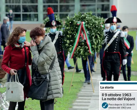  ??  ?? Memoria La commemoraz­ione delle vittime al cimitero di Longarone (Foto/Zanfron)