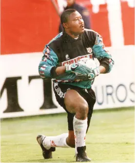  ??  ?? Wilfred Agbonavbar­e was the first choice goaltender of the Flying Eagles team to the 1983 FIFA U-20 World Youth Championsh­ip in Mexico