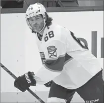  ?? ASSOCIATED PRESS FILE PHOTO ?? Jaromir Jagr has an offer from Florida ... but not the Panthers.