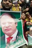  ?? Foto: A. Ali, afp ?? Anhänger von Nawaz Sharif protestier­en gegen die Amtsentheb­ung.