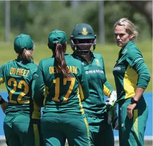  ?? BACKPAGEPI­X ?? ON THE RISE: The Proteas, led by Dane van Niekerk, right, have the potential to soon regularly challenge the top sides in the world.