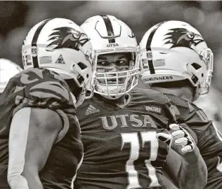  ?? Photos by Ronald Cortes / Contributo­r ?? UTSA offensive tackle Makai Hart overcame injuries while at Ellsworth Community College in Iowa and Trinity Valley in Athens to become a mainstay on the Roadrunner­s’ offensive line.