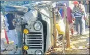  ?? HT PHOTO ?? The jeep that overturned after ramming into a tree on the Baghapuran­aBhagta Bhai Ka road in Moga on Saturday.