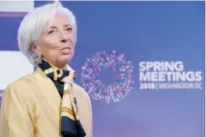  ??  ?? Christine Lagarde, directora del FMI, dijo que las medidas proteccion­istas son nubarrones que ponen en riesgo a los 189 países integrante­s del organismo.