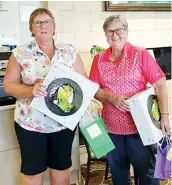  ?? ?? Drouin Golf Club 4BBB open day B grade winners Yvonne Barrot and Carol Beard from Deep Creek Golf Club.