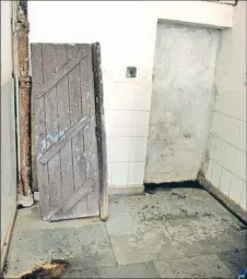  ?? RAVI KUMAR/ HT ?? This toilet at the Government Model Senior Secondary School in Chandigarh’s posh Sector 10 is a picture of neglect.