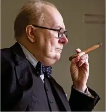  ??  ?? Barnstormi­ng performanc­e: Oldman as Churchill